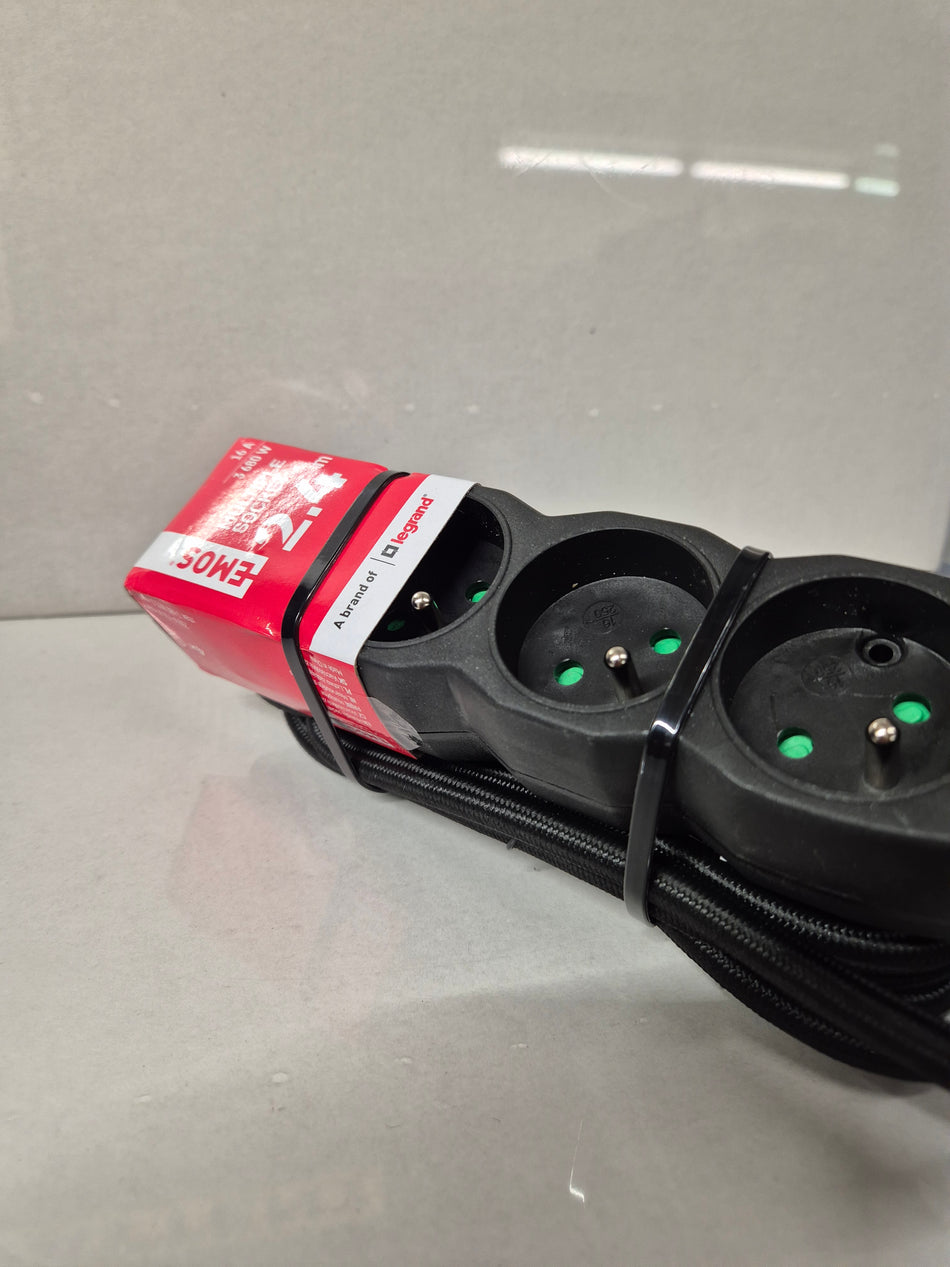 Stekkerdoos 4x stopkontakt zwart 2,4m Legrand