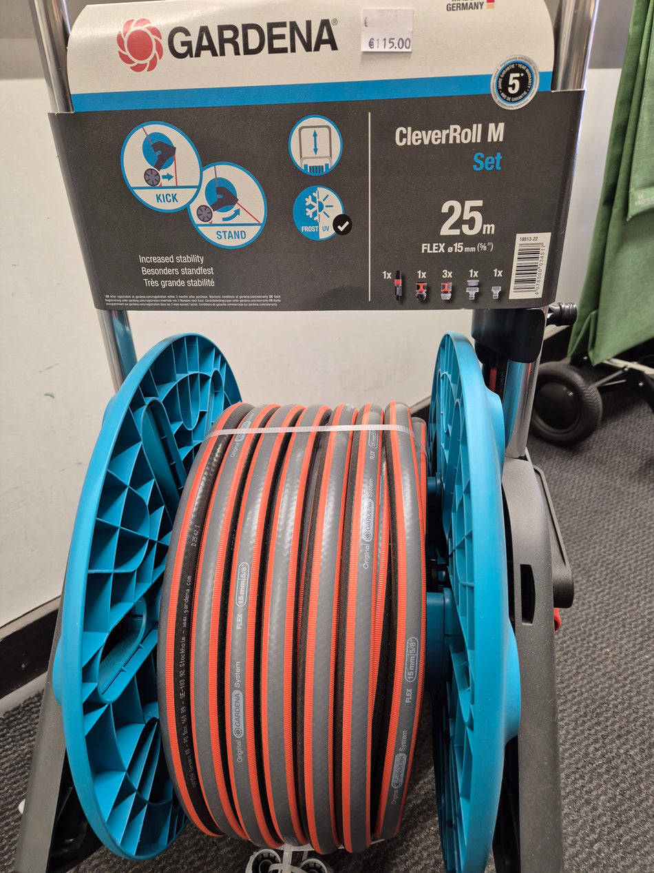 Gardena rolwagen met 25m 15mm tuinslang+alle aansluitstukken.